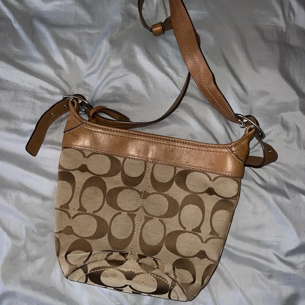 Coach purse - Picture 3 of 5